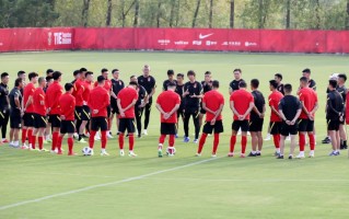 国足踢足球厉害吗现在还能踢吗，国足踢足球厉害吗现在还能踢吗知乎