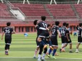 足球借助外力赢了算吗，当足球运动到最高点一切外力消失他将怎么运动？