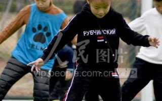 小孩练足球有什么坏处吗，小孩练足球有什么坏处吗视频